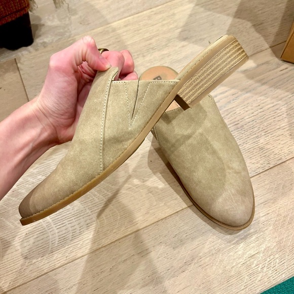 Free People - Vegan Suede Mule - Picture 4 of 5